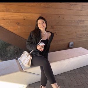 Meet your Posher, Jillian